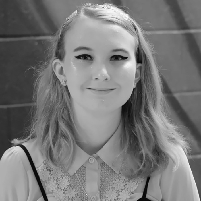 Eva Mendoza Bible, Assistant Scenic Designer, headshot