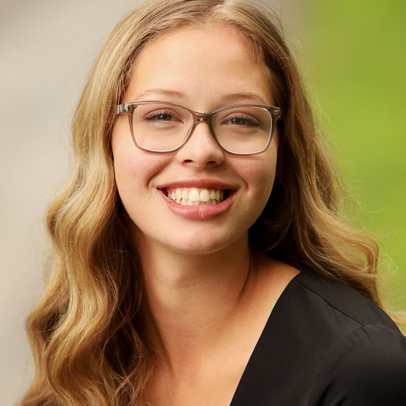 Anya Maschmeier headshot