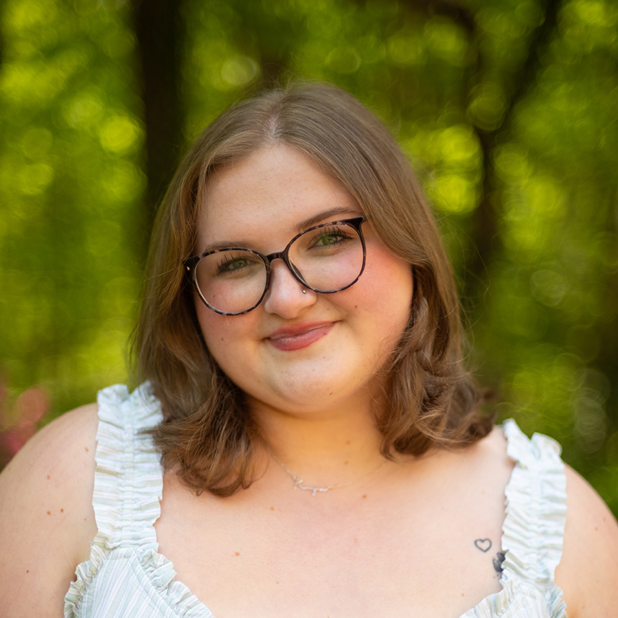 Raegan Amos headshot