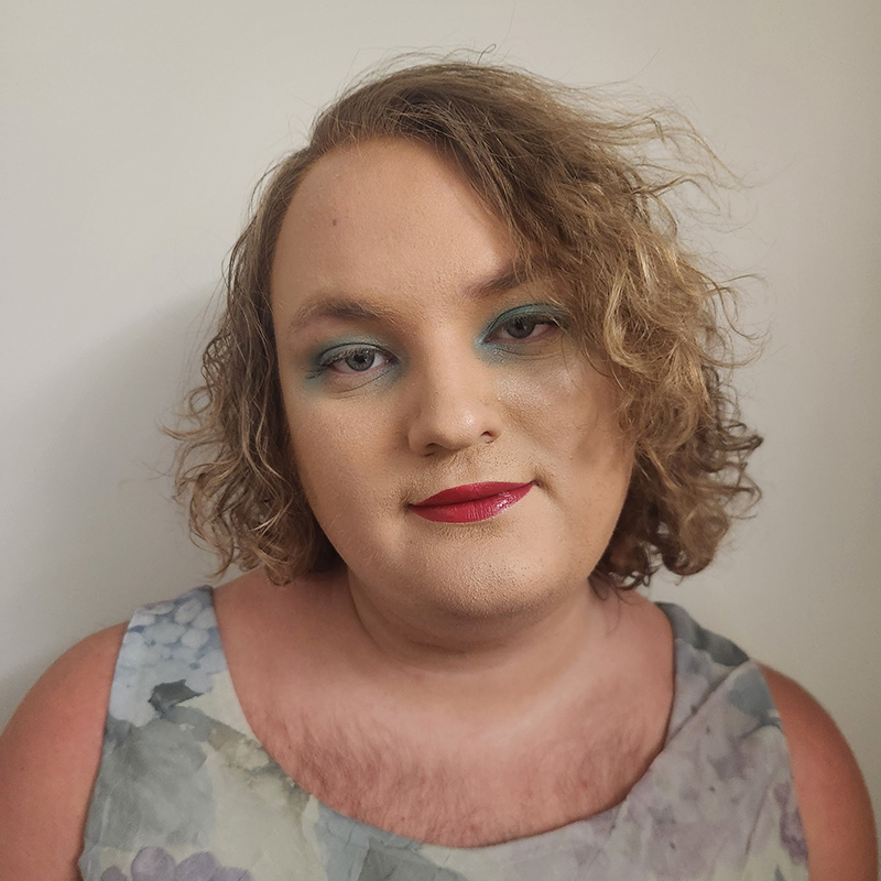 Willow Bland headshot