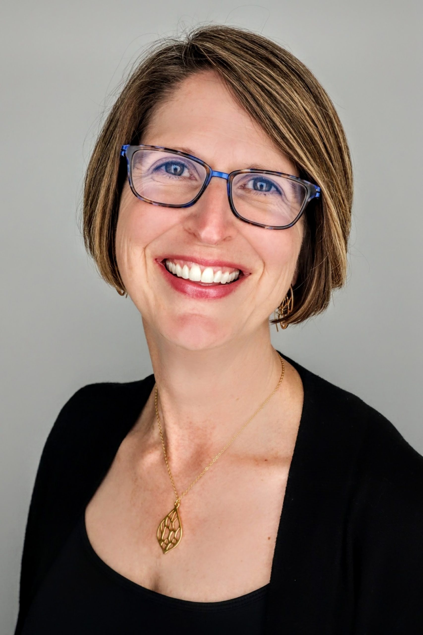 Dr. Tami Draves headshot