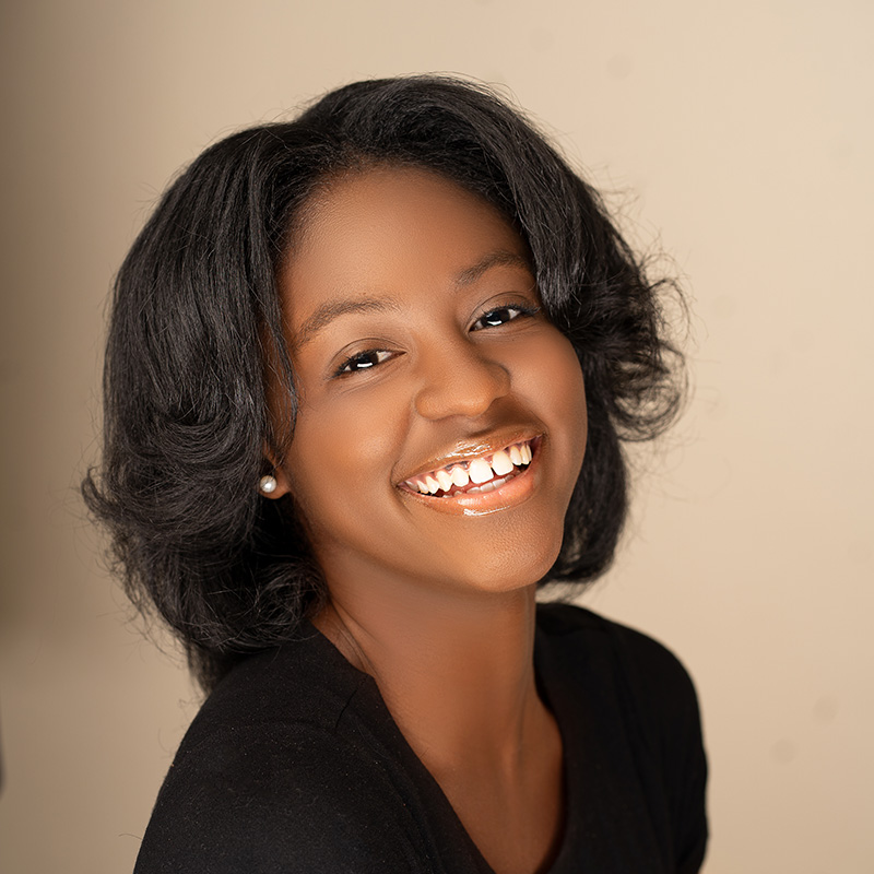 Alyssa Jones headshot