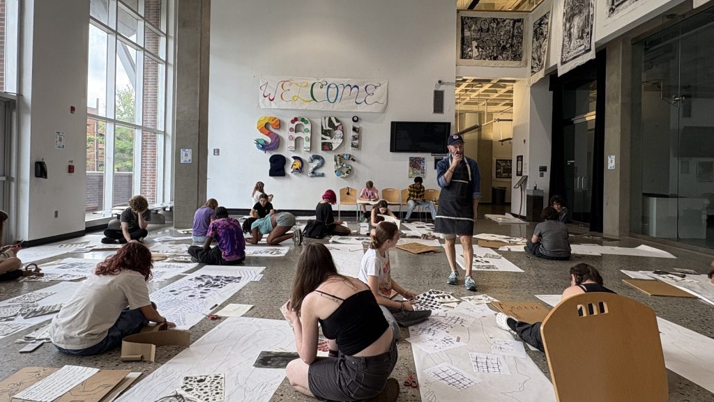 students drawing at Summer Arts and Design Intensive