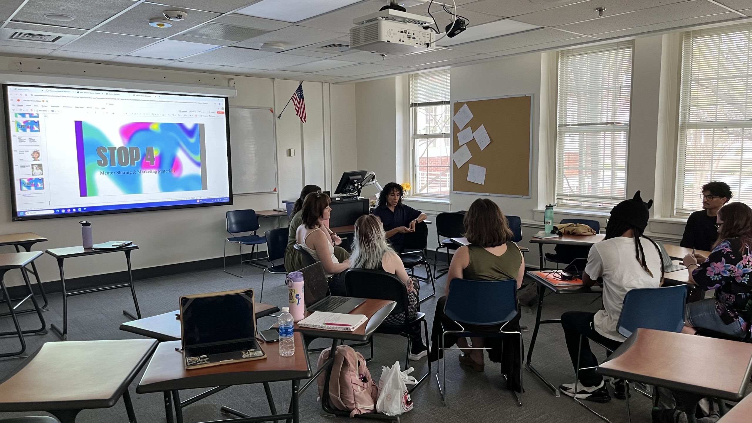 Students in Arts Entrepreneurship class