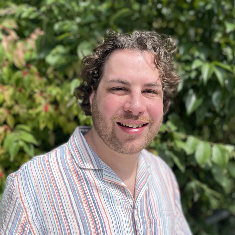 Aaron Parelli headshot